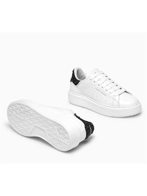 sneakers crime london | 2870610